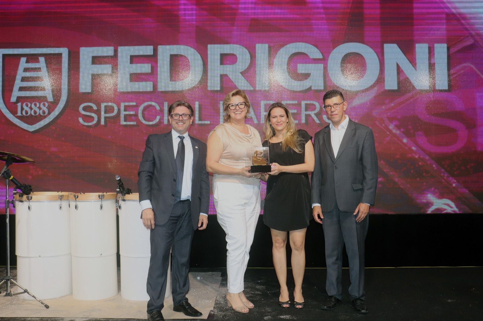 Un Traguardo di Eccellenza: Premio Fernando Pini come Miglior Fornitore di Carte Speciali in Brasile